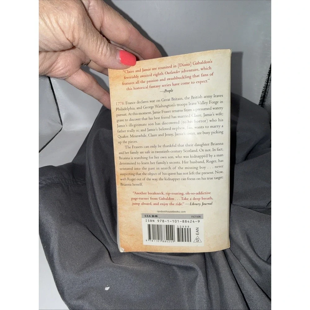 Written in My Own Hearts Blood - Paperback By Gabaldon, Diana - Good